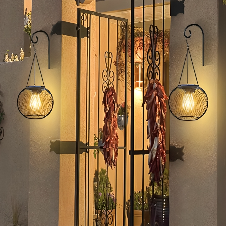 Solar Garden Lantern – Retro Metal Grid Outdoor Light