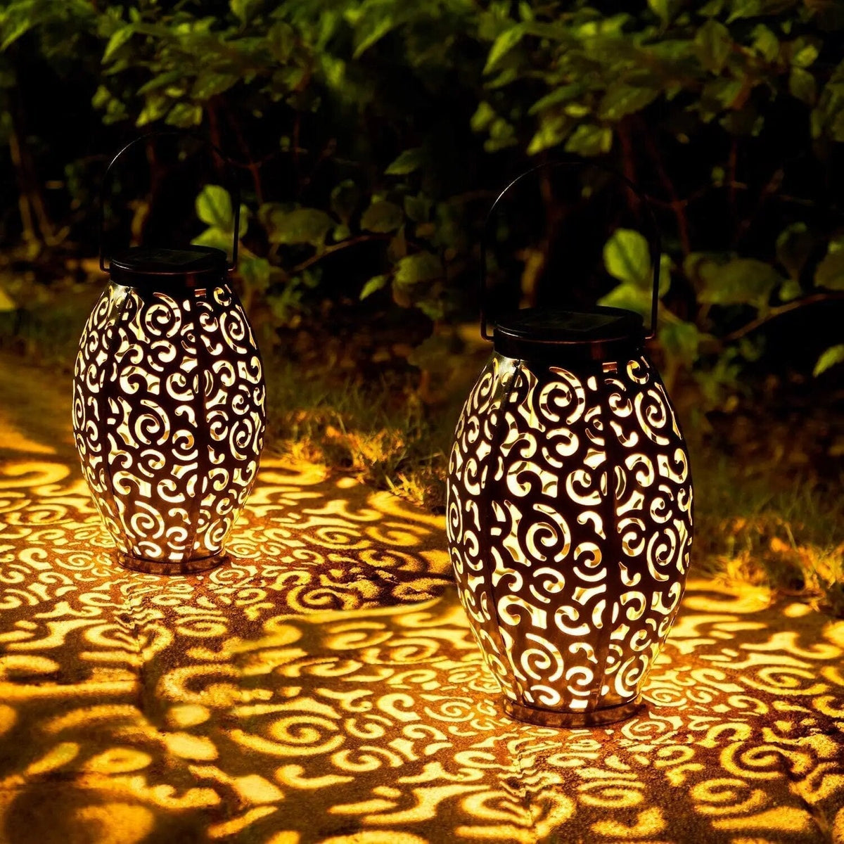 Solar Garden Lantern – Decorative Outdoor Light with Ornamental Pattern
