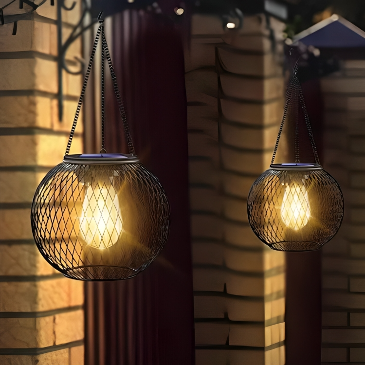 Solar Garden Lantern – Retro Metal Grid Outdoor Light